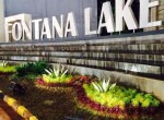Gerbang Depan Sore hari Nama Fontana